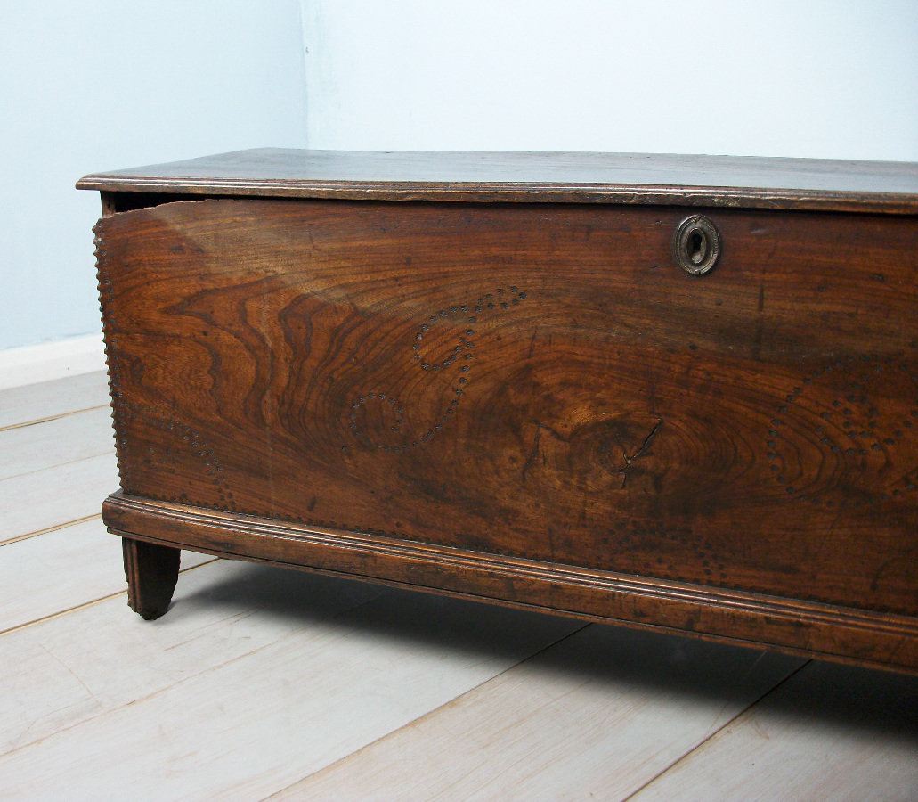 C17th elm six plank coffer